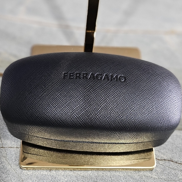 Salvatore Ferragamo Women's Sunglasses with Brown Frame NWT - Picture 11 of 16